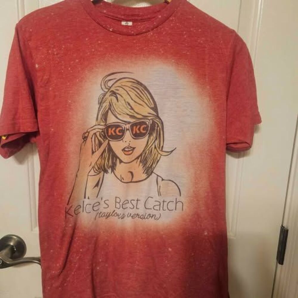 Tultex Medium Taylor Swift Kelce's Best Catch Graphic T-Shirt